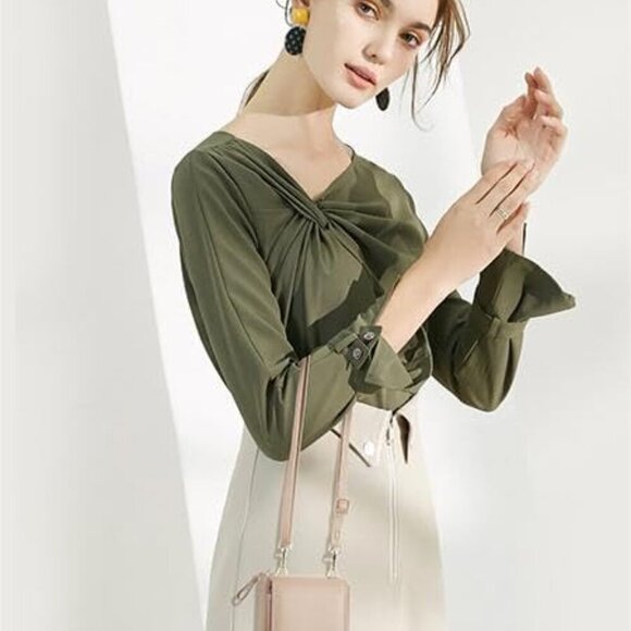 Versatile Adjustable Crossbody Phone Wallet for Women – Perfect Travel Companion - Picture 9 of 9